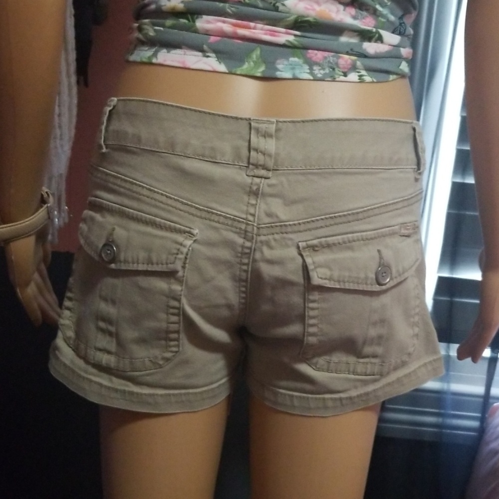 Shorts - Picture 3 of 3